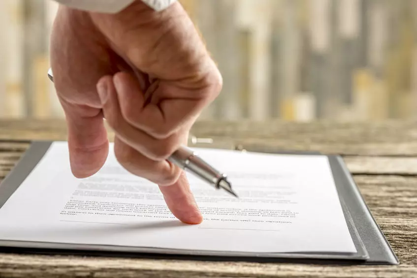 Family meeting with legal advisor, showing when a Will is crucial—highlighting Trusted Will Writing Kings Langley for essential life planning.